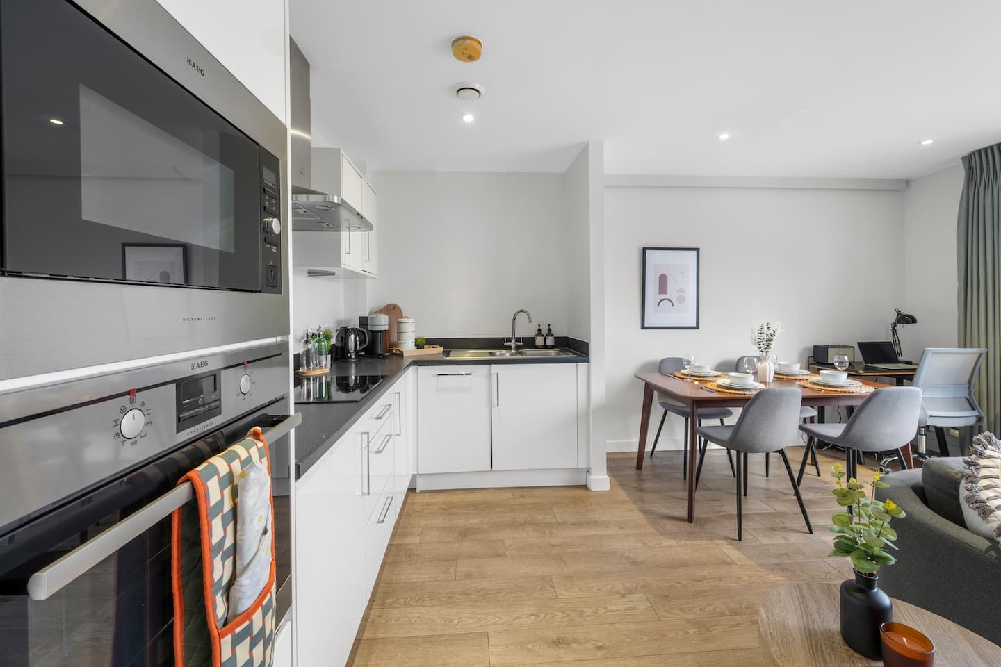 Fully equipped kitchen open to the dining area